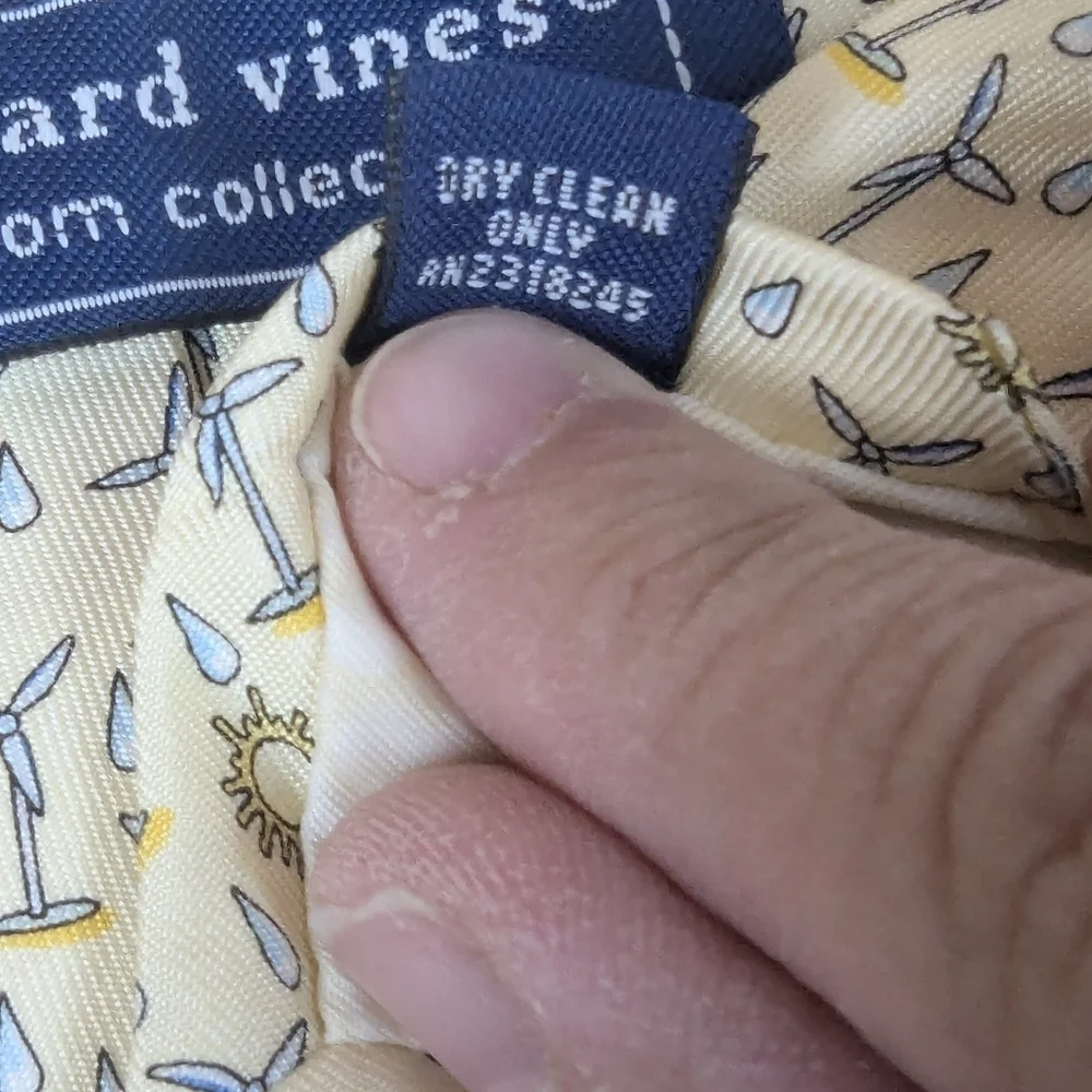 Vineyard Vines 100% Silk Handmade Tie Light Yellow - Picture 5 of 6
